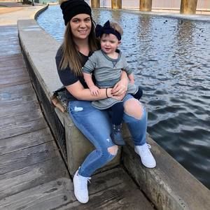 Meet your Posher, Courtney